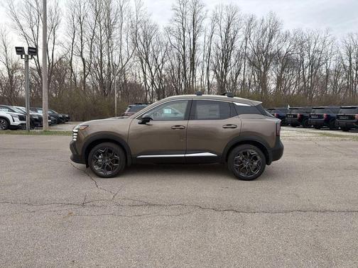 Canyon Bronze Metallic 2026 Nissan Kicks SR