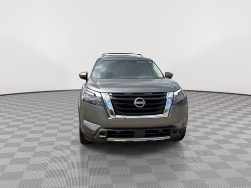 Gun Metallic 2025 Nissan Pathfinder SL FWD