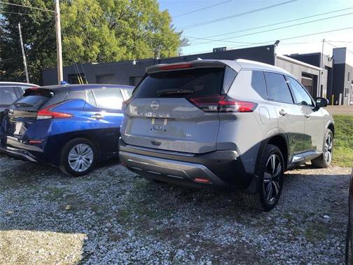 2022 Nissan Rogue SL