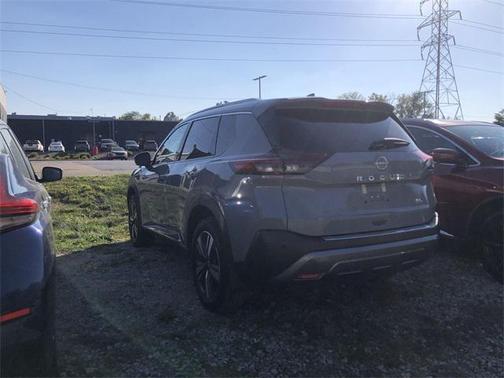 2022 Nissan Rogue SL