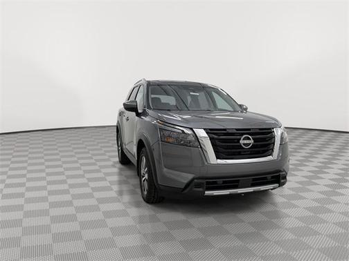2025 Nissan Pathfinder SL 4WD