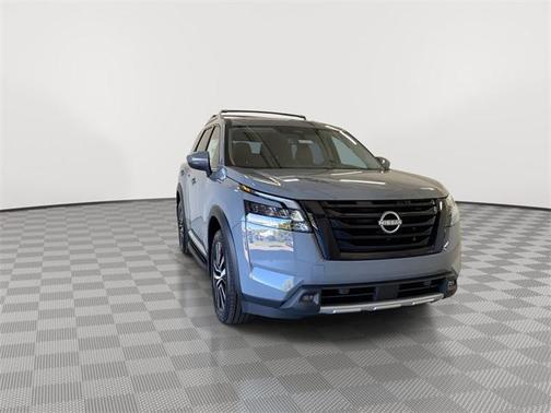 2025 Nissan Pathfinder Platinum 4WD