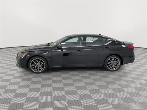 2024 Nissan Altima SR VC-Turbo FWD