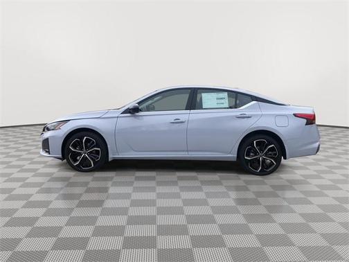 2025 Nissan Altima 2.5 SR