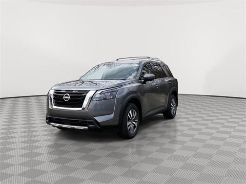 2025 Nissan Pathfinder SL 4WD