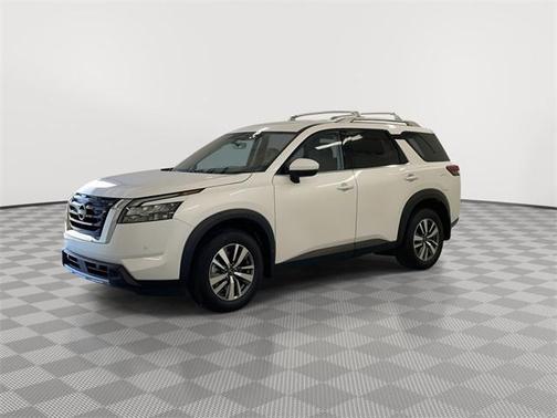 2025 Nissan Pathfinder SL 4WD