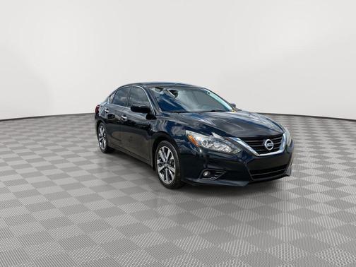 Super Black Clearcoat 2017 Nissan Altima 2.5 SR