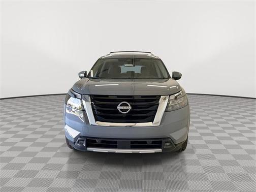 2025 Nissan Pathfinder Platinum 4WD