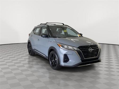 2022 Nissan Kicks SR