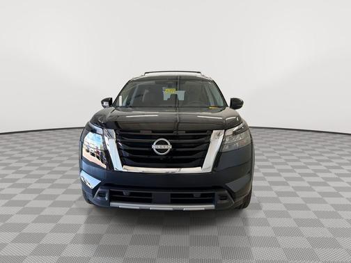 Super Black 2025 Nissan Pathfinder Platinum FWD