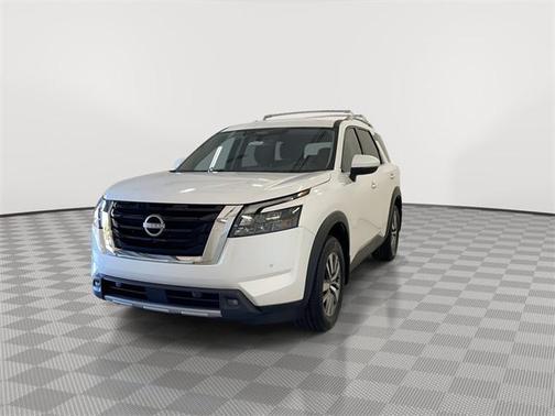 2025 Nissan Pathfinder SL 4WD