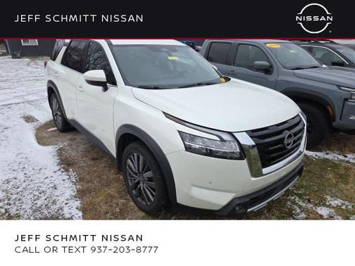 2022 Nissan Pathfinder SL 4WD