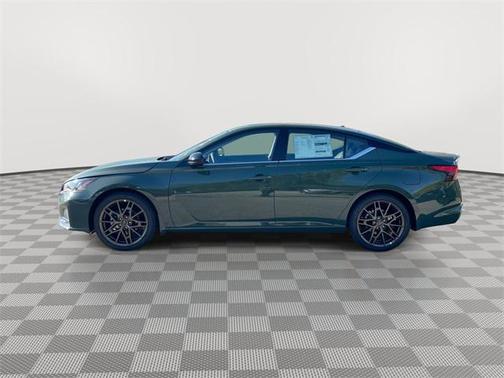 2025 Nissan Altima SR FWD