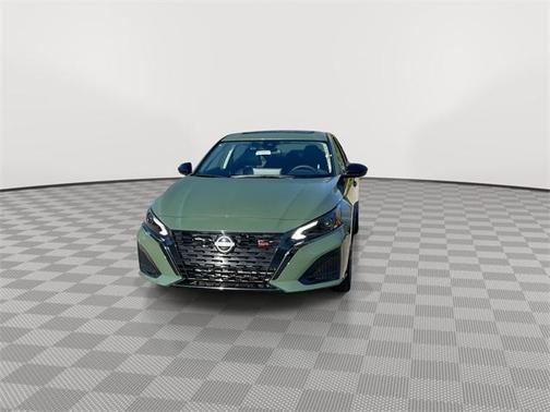 2025 Nissan Altima SR FWD