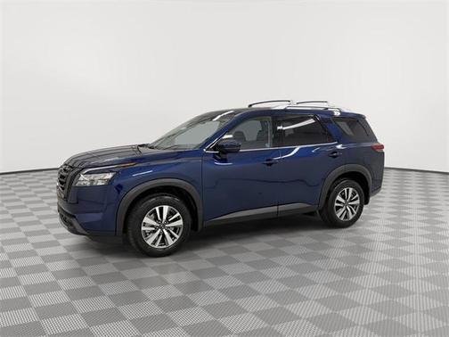 2025 Nissan Pathfinder SL 4WD