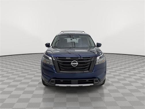 2025 Nissan Pathfinder SL 4WD