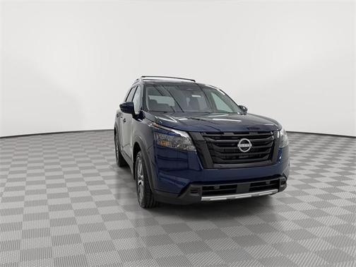 2025 Nissan Pathfinder SL 4WD