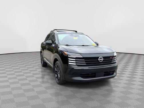 Super Black 2025 Nissan Kicks SR