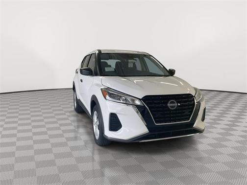 2025 Nissan Kicks S