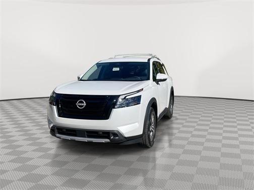 2025 Nissan Pathfinder SL 4WD