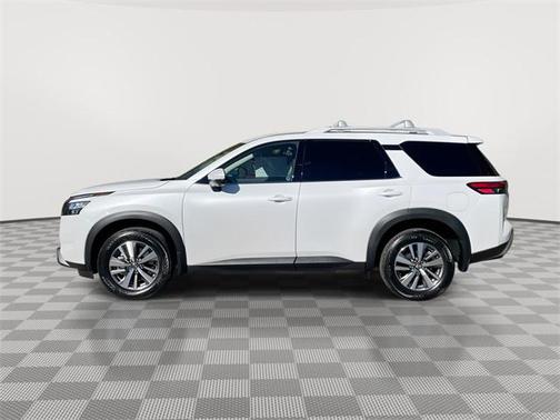 2025 Nissan Pathfinder SL 4WD