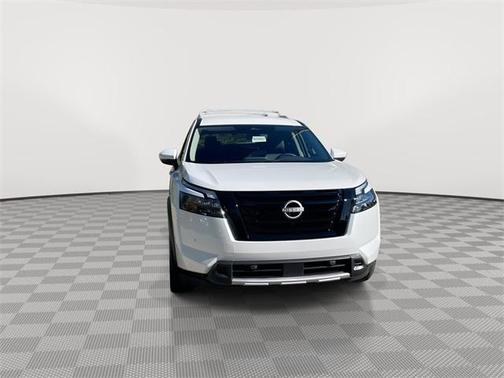 2025 Nissan Pathfinder SL 4WD
