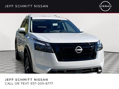2025 Nissan Pathfinder SL 4WD