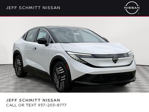 Everest White Pearl/Black 2026 Nissan Leaf SV+