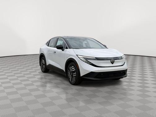 Everest White Pearl/Black 2026 Nissan Leaf SV+