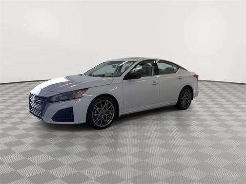 2024 Nissan Altima SR VC-Turbo FWD