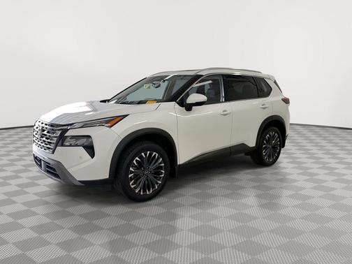 Everest White Pearl 2025 Nissan Rogue SL
