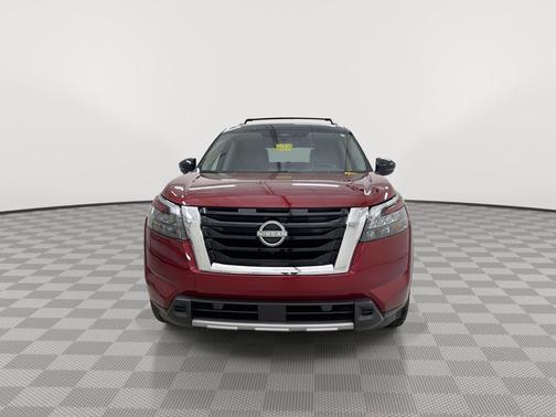 2025 Nissan Pathfinder Platinum FWD