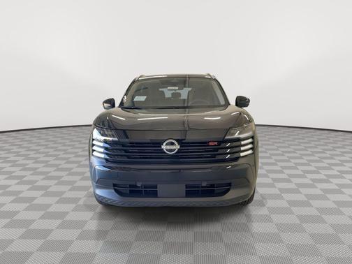 Super Black 2025 Nissan Kicks SR