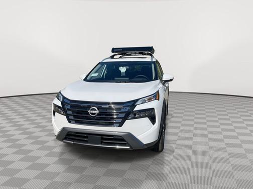 Everest White Pearl 2025 Nissan Rogue SL