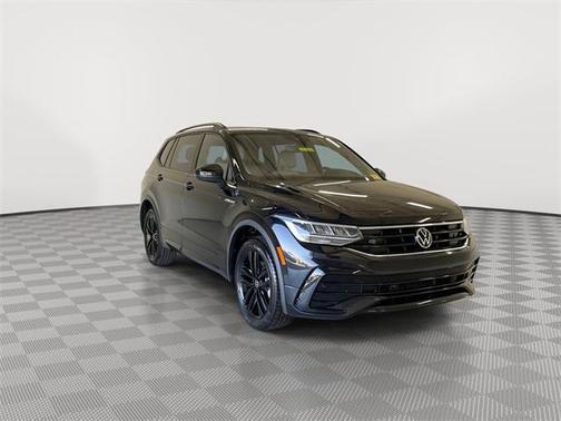 2022 Volkswagen Tiguan 2.0T SE R-Line Black 4MOTION