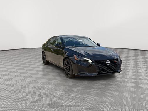 Super Black Clearcoat 2026 Nissan Altima SR FWD