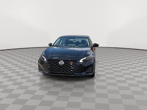 Super Black Clearcoat 2026 Nissan Altima SR FWD