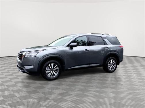2025 Nissan Pathfinder SL 4WD