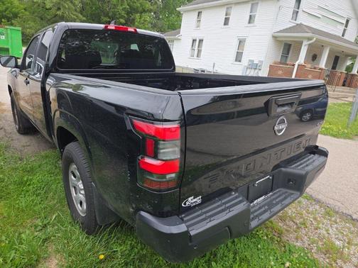 Super Black 2025 Nissan Frontier S