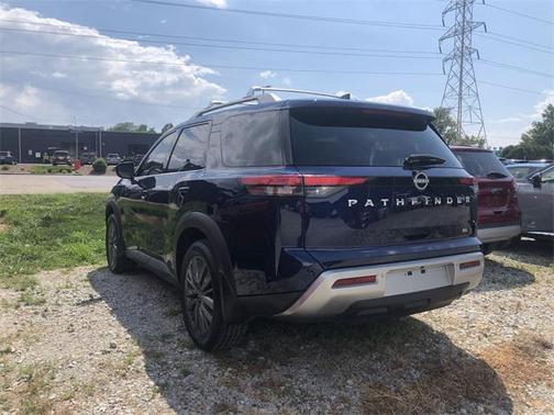 2024 Nissan Pathfinder SL FWD