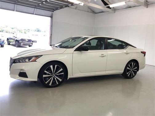 2021 Nissan Altima SR FWD