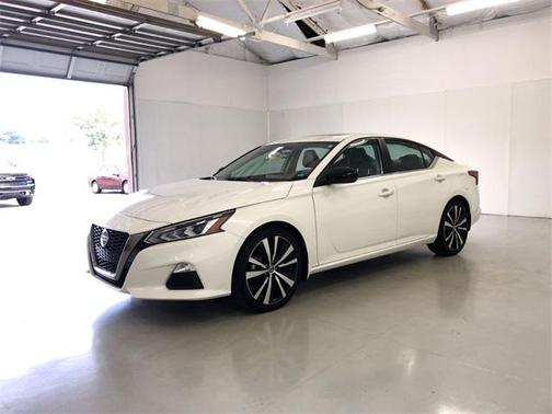 2021 Nissan Altima SR FWD