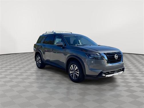 2025 Nissan Pathfinder SL 4WD
