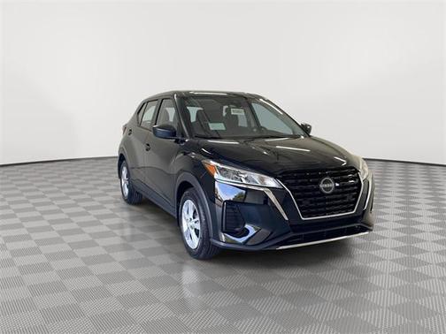 2025 Nissan Kicks S