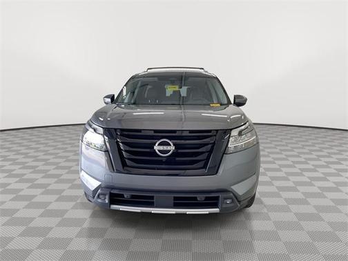 2022 Nissan Pathfinder SL 4WD