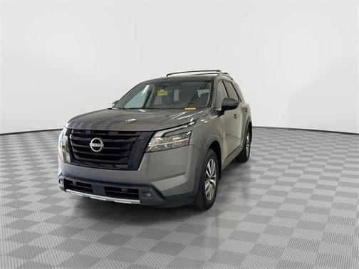 2022 Nissan Pathfinder SL 4WD