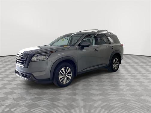 2022 Nissan Pathfinder SL 4WD