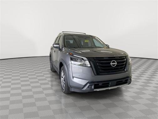 2022 Nissan Pathfinder SL 4WD