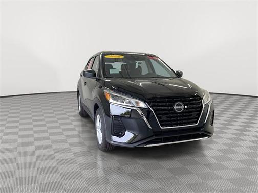 2025 Nissan Kicks S