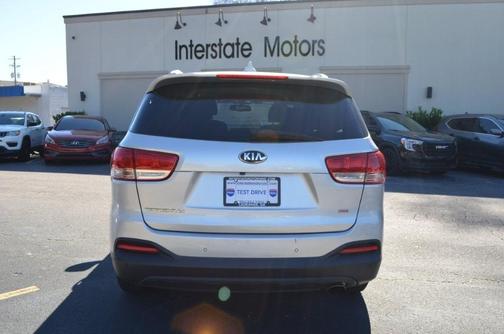 2018 Kia Sorento LX